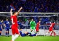 满冠体育apk-冠军之争！中超赛场上的惊险一幕的简单介绍