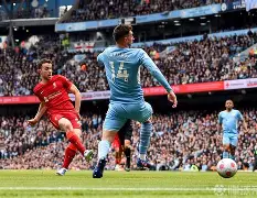 包含曼联战平利物浦，争夺激烈无胜负之分的词条